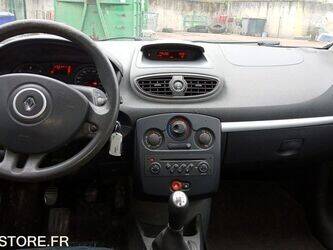 2009-renault-clio-1437231-46288348