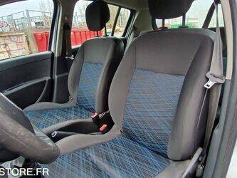 2009-renault-clio-1437231-46288351