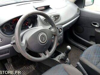 2009-renault-clio-1437231-46288353