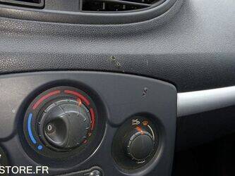 2009-renault-clio-1437231-46288356