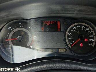 2009-renault-clio-1437231-46288358