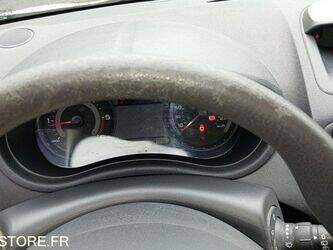 2009-renault-clio-1437231-46288359