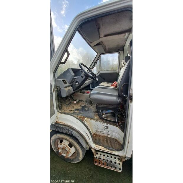 1991 Renault B80-46288523