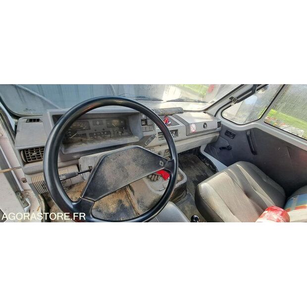 1991 Renault B80-46288524