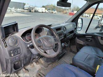 2017-renault-master-1437245-46288746