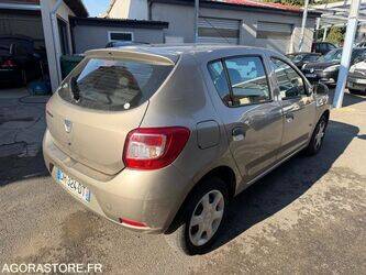 2014-dacia-sandero-1437251-46288891