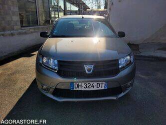 2014-dacia-sandero-1437251-46288894