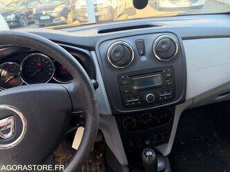 2014-dacia-sandero-1437251-46288896