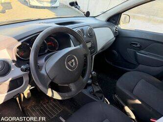 2014-dacia-sandero-1437251-46288898