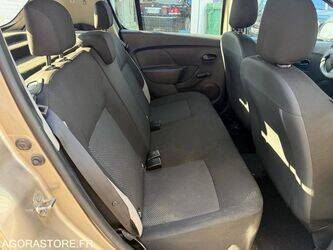 2014-dacia-sandero-1437251-46288900