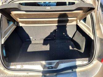 2014-dacia-sandero-1437251-46288902