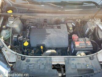 2014-dacia-sandero-1437251-46288903