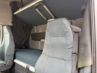 2010-volvo-fh-1437263-46289379