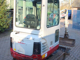 2011-takeuchi-tb016-1437265-46289473