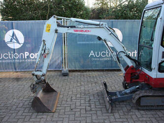 2011-takeuchi-tb016-1437265-46289478