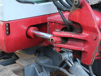 2011-takeuchi-tb016-1437265-46289487