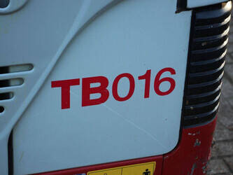 2011-takeuchi-tb016-1437265-46289492
