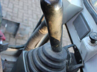 2011-takeuchi-tb016-1437265-46289502