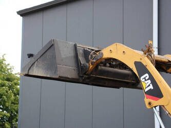 caterpillar-247b-1437271-46289641