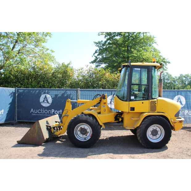 2004 فولفو L30B-Z/X-46289643