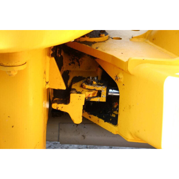 2004 فولفو L30B-Z/X-46289658