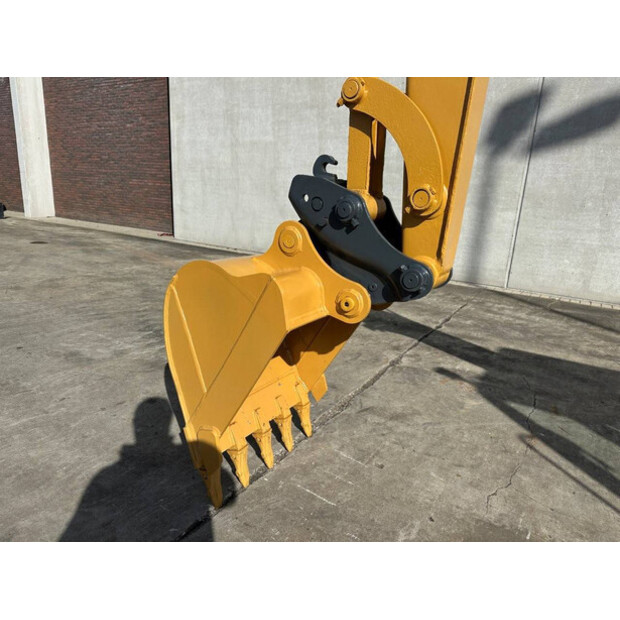 2017 Caterpillar 305.5E2-46290304