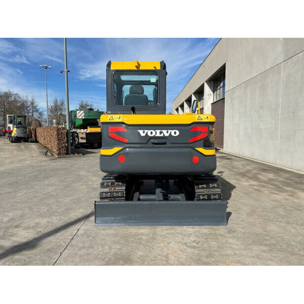 2017 فولفو EC55D-46290384
