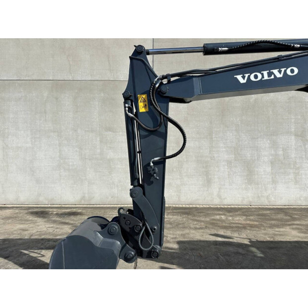 2017 فولفو EC55D-46290390