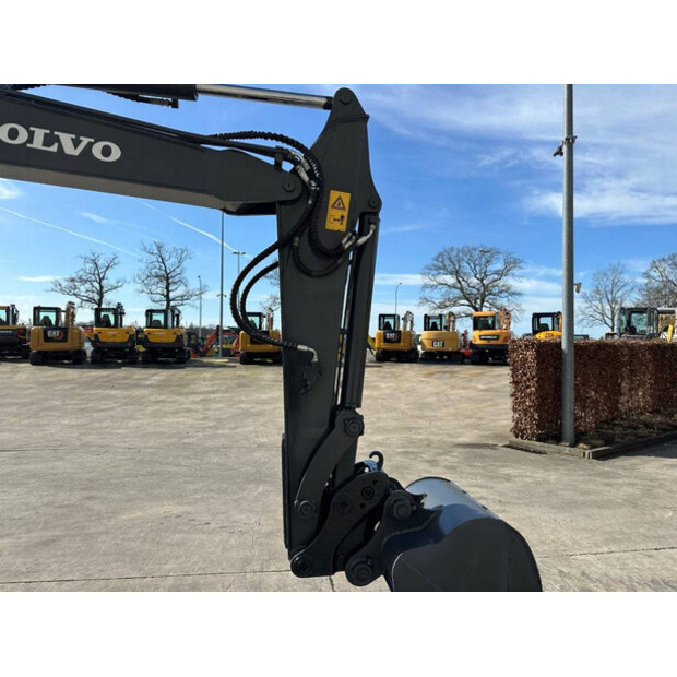 2017 فولفو EC55D-46290391