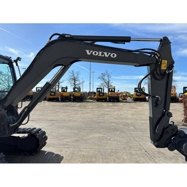 2017 فولفو EC55D-46290393