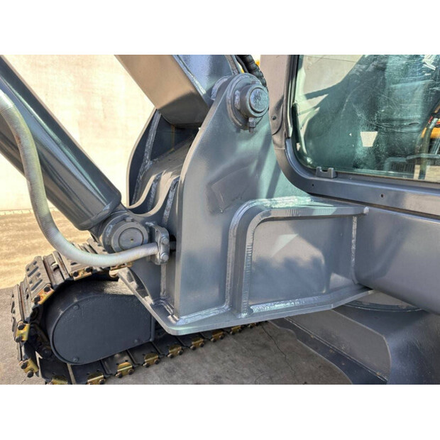 2017 فولفو EC55D-46290395