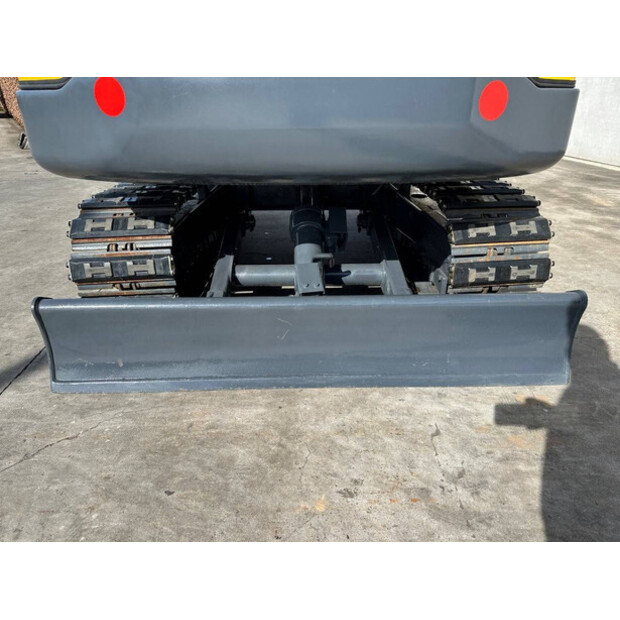 2017 فولفو EC55D-46290402