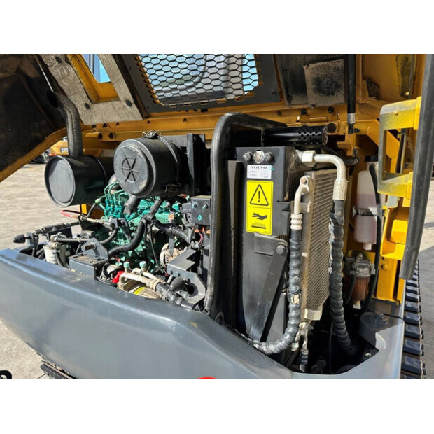 2017 فولفو EC55D-46290407