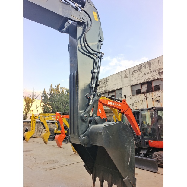 2024 هيونداي 305LC-9T-46290811