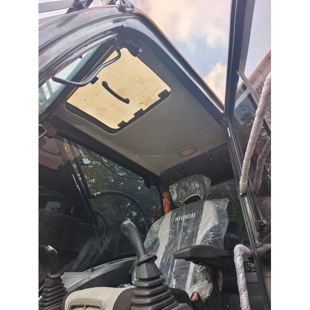 2024 هيونداي 305LC-9T-46290813