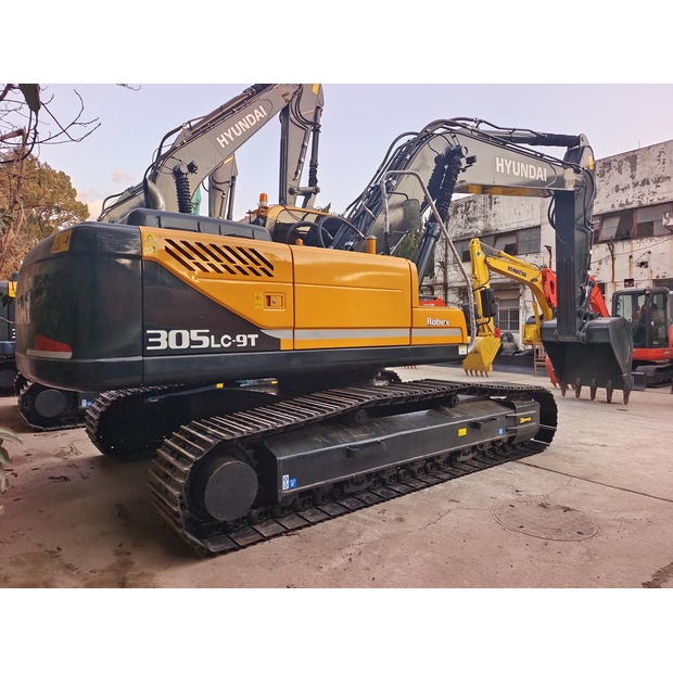 2024 هيونداي 305LC-9T-46290815