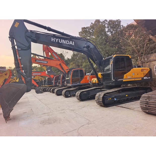 2024 هيونداي 305LC-9T-46290818