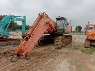 صورة ل حفارات مجنزرة 2005 هيتاشى ZX850H