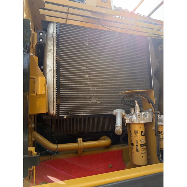 2024 كاتربيلر 325D2L-46290921