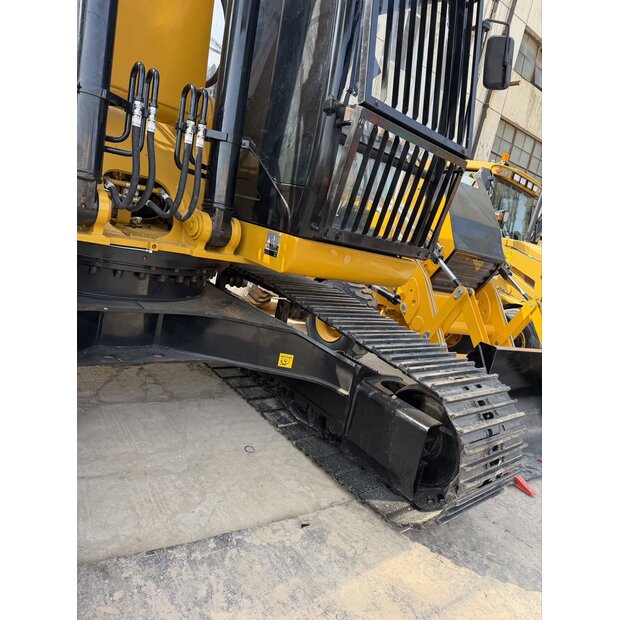 2024 كاتربيلر 325D2L-46290923