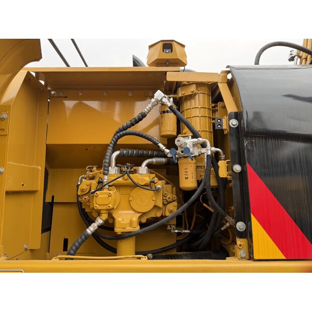 2024 كاتربيلر 323D2L-46290933