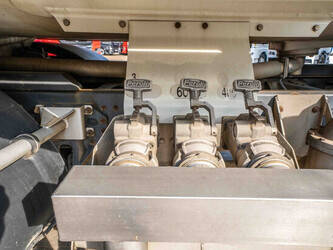 2004-renault-premium-270-1437439-46294474