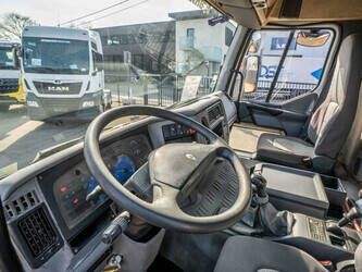 2004-renault-premium-270-1437439-46294481