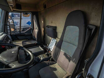 2004-renault-premium-270-1437439-46294482