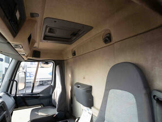 2004-renault-premium-270-1437439-46294483