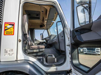 2004-renault-premium-270-1437439-46294485