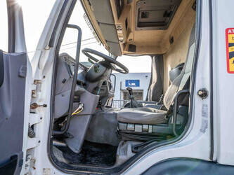 2004-renault-premium-270-1437439-46294486