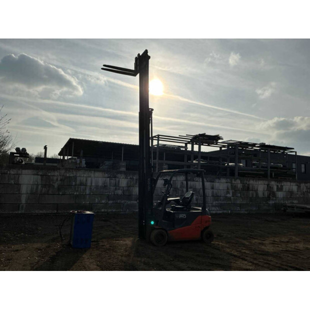 2009 Toyota 8BFMT20-46294801