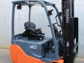 صورة ل رافعات 2015 تويوتا 8FBET20