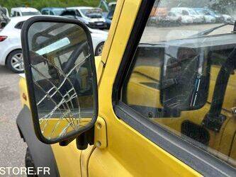 2006-land-rover-defender-1437630-46309932